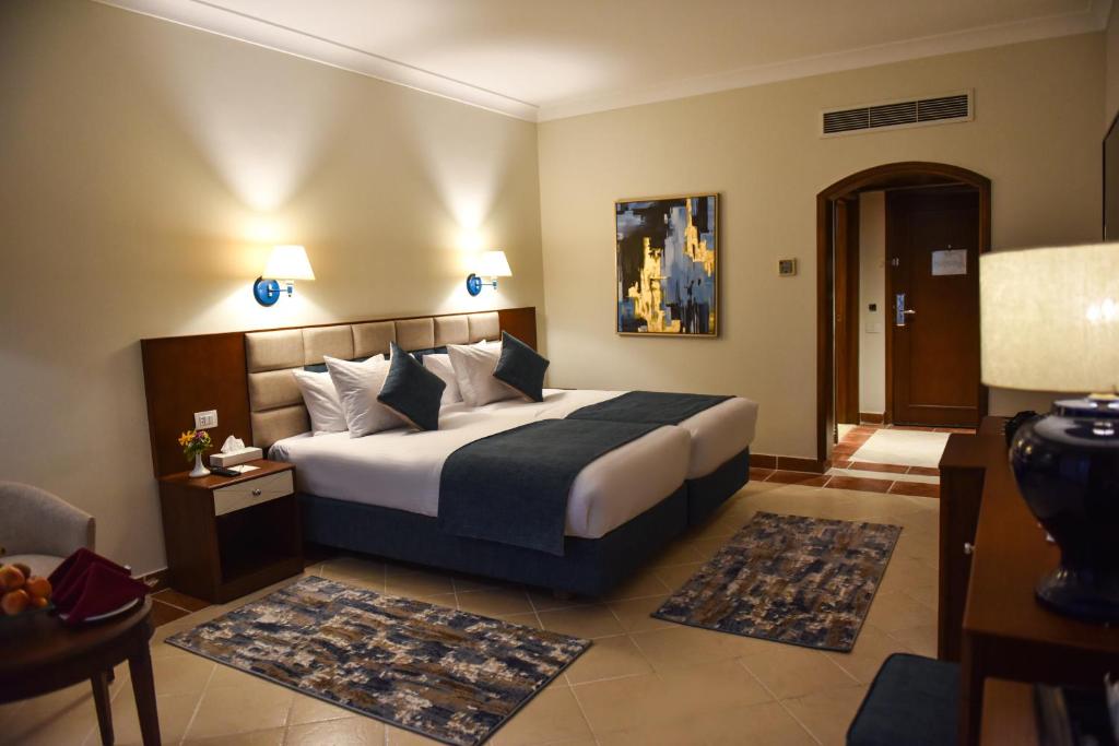 Sharm - Bronze - 17