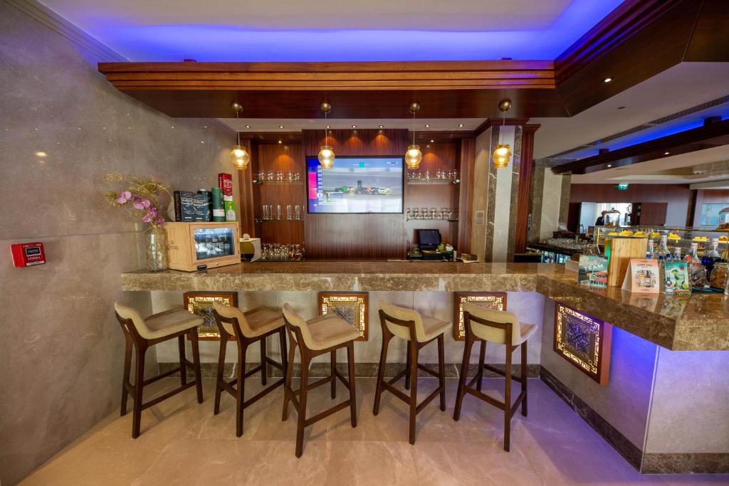 VENTO CLUB - DUBAI - Gold - 21