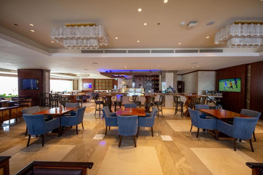 VENTO CLUB - DUBAI - Gold - 22