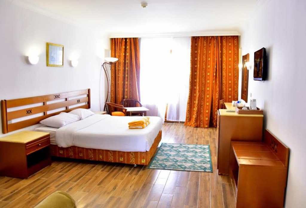 Sharm-Local-2