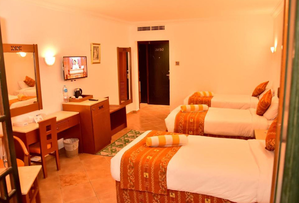 Sharm-Local-6